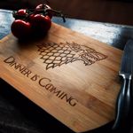 Deska do krojenia Dinner is Coming prezent dla niego