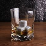 Kamienne kostki do whiskey prezent na parapetówke