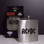 Piersiówka AC/DC prezent dla męża grającgo w zespole