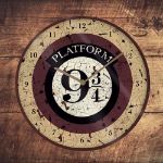 Harry Potter - Zegar Ścienny gadżety na parapetówkę zegar ścienny
