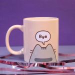 Pusheen – Kubek Hi / Goodbye prezent na parapetówke 