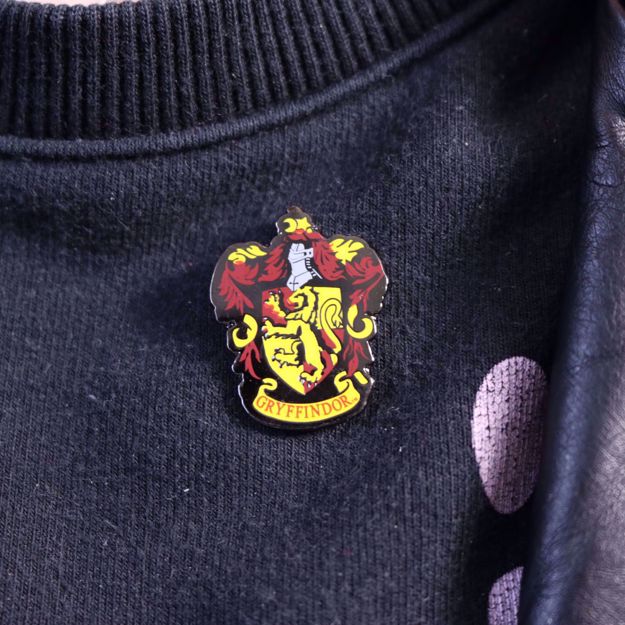  Harry Potter – Przypinka Gryffindor gadżety gryffindor