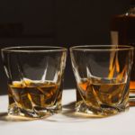 Fajny Komplet do Whisky Twisted ze szklankami i kostkami do whisky 