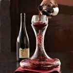 Aerator do wina Twister Deluxe prezent dla konesera wina z ładną karafką