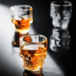 kieliszek do whisky z czaszką