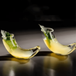 shot glass zakrzywiony rożek