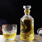 elegancka butelka do alkoholu smok