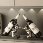 ceramiczny stojak na wino miś
