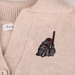 przypinka darth vader metalowa