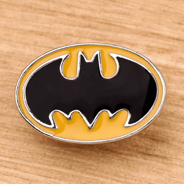 broszka batman logo metalowa emaliowana