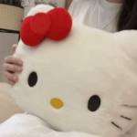 poduszka hello kitty pluszowa 37x25 cm kawaii