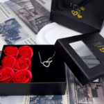 pudełko z 6 czerwonymi różami love