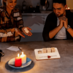 drewniane kostki na randkę date night