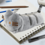 pluszowy piornik kot kreskowkowy kawaii