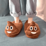 Kapcie pluszowe emoji kupka zimowe unisex 30–42