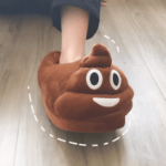 Kapcie pluszowe emoji kupka zimowe unisex 30–42