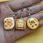 Brelok kotek na chlebie zestaw 3 sztuki kawaii