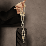 Smycz do telefonu kryształowa kwiatowa żółta 30 cm