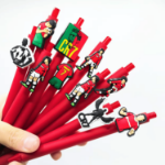 Zestaw długopisów CR7 czerwonych – piłkarskie długopisy dla fanów