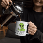 Kubek Alien „I’m Outta Here” – kosmiczny kubek z nadrukiem 320 ml