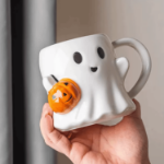 Kubek duch z dynią – kubek Halloween 600 ml ceramiczny z trójzębem