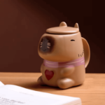 Kubek kapibara 400 ml ceramiczny z pokrywką prezent