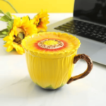 Kubek słonecznik 360 ml ceramiczny z pokrywką prezent