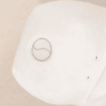 Pluszak Sedes – śmieszna maskotka łazienkowa