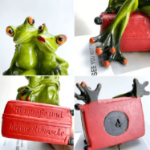 Skarbonka żaby na walizce figurka z żywicy 