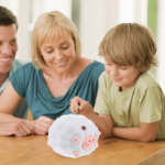 Skarbonka owieczka winylowa biała dekoracyjna 10 cm prezent