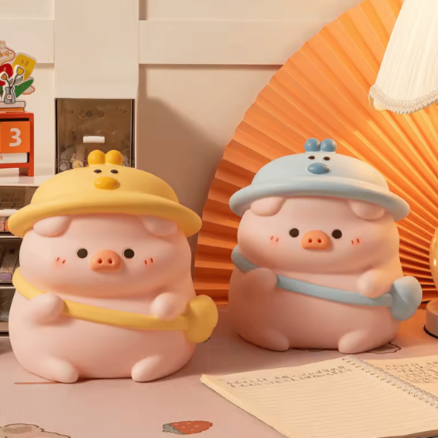 Skarbonka świnka z czapką winylowa duża prezent