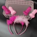 Opaska penis z piórkami – różowy gadżet na wieczór panieński