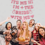 Baner It’s Me Hi I’m The Bride – dekoracja na wieczór panieński