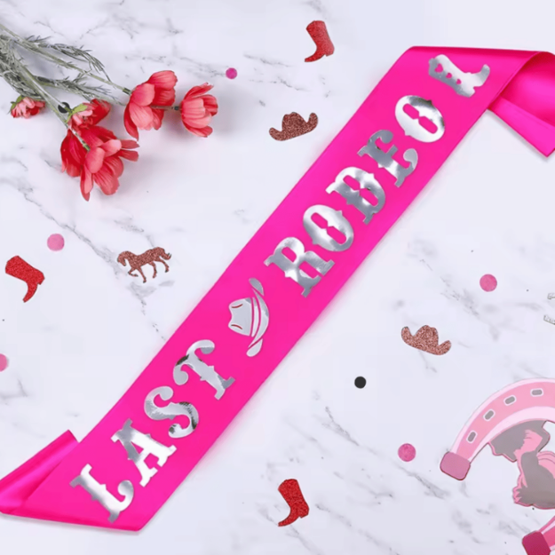 Szarfa Last Rodeo – różowy pasek na panieński kowbojski