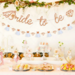 Baner Bride To Be rose gold – błyszcząca girlanda na wieczór panieński