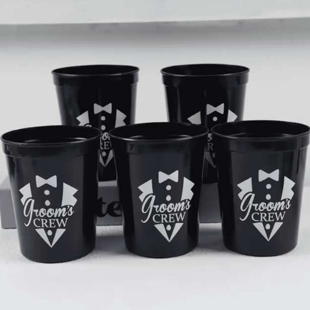 Kubki Groom’s Crew czarne 5 sztuk imprezowe