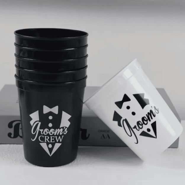 Kubki Groom's  & Groom's Crew mix 5 sztuk kawalerski