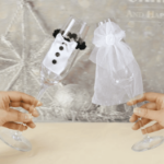 Ozdoby na kieliszki ślubne 2 szt. – sukienka i garnitur Panna Młoda Pan Młody