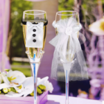 Ozdoby na kieliszki ślubne 2 szt. – sukienka i garnitur Panna Młoda Pan Młody