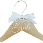 Wieszak Bride z perełkami – drewniany wieszak ślubny 38 cm