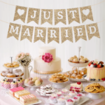 Złota girlanda Just Married – brokatowa dekoracja ślubna